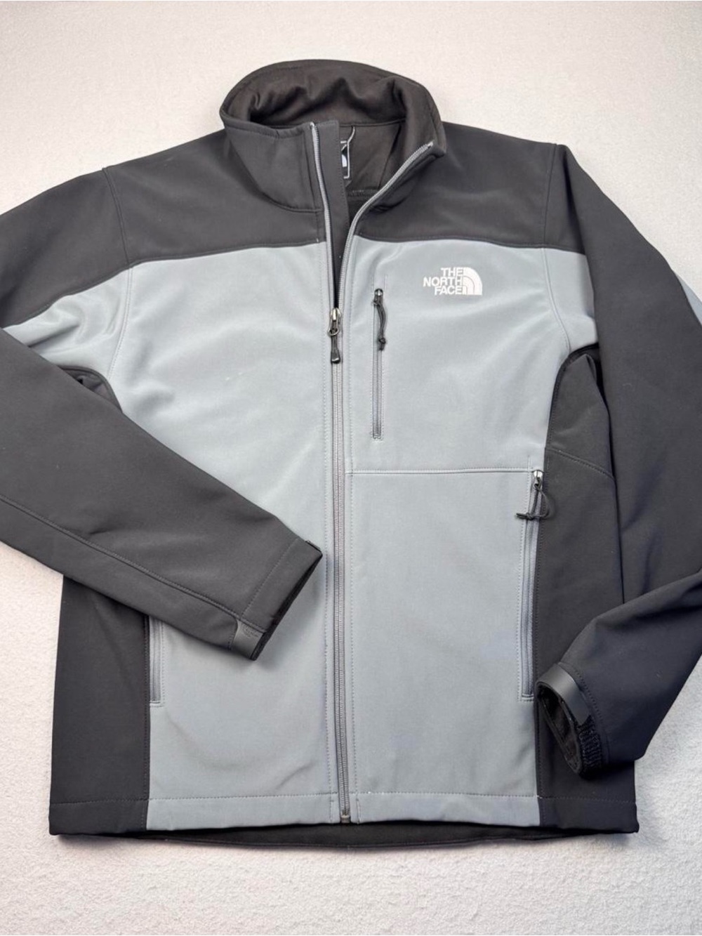 The North Face Men's Two-Tone Black & Light Gray Softshell Jacket